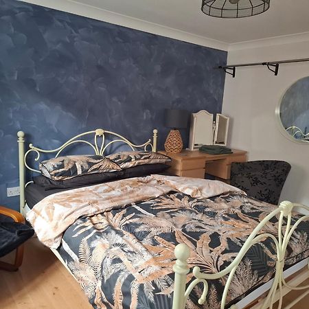 Driftmark Beachfront Location Aberavon Beach Sea Views Large Driveway Parking Private Site Fibre Optic Wi Fi Port Talbot Εξωτερικό φωτογραφία