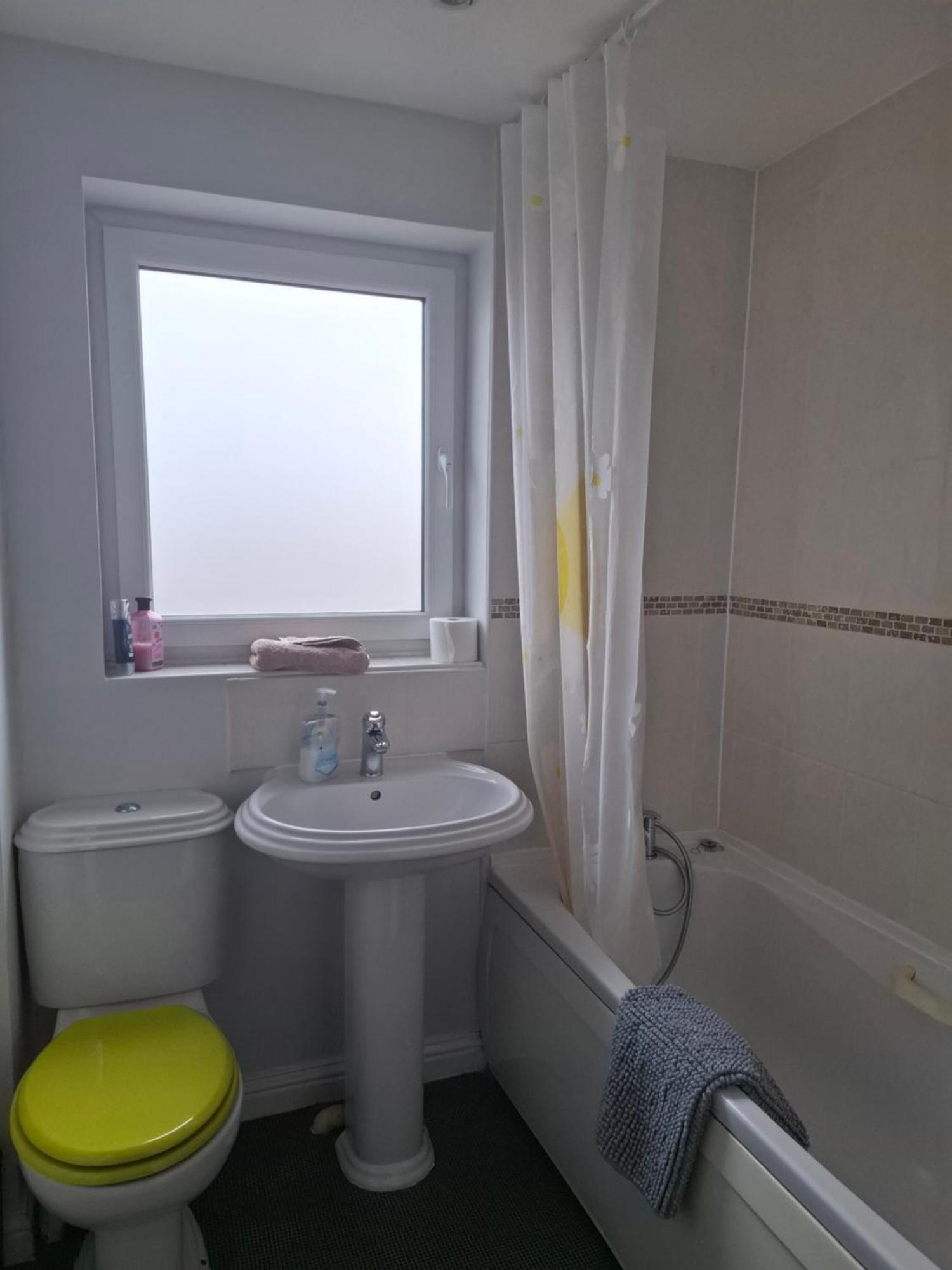 Driftmark Beachfront Location Aberavon Beach Sea Views Large Driveway Parking Private Site Fibre Optic Wi Fi Port Talbot Εξωτερικό φωτογραφία