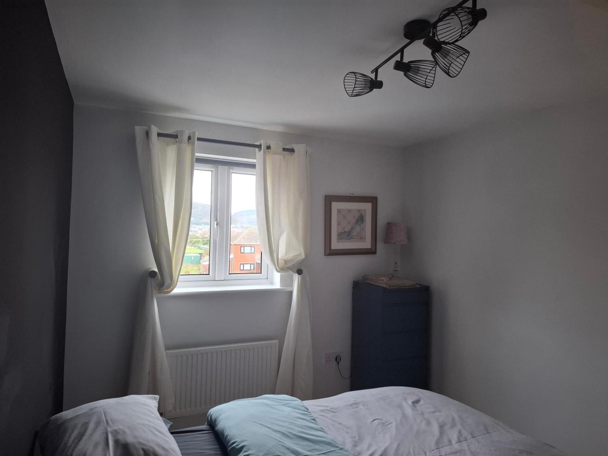 Driftmark Beachfront Location Aberavon Beach Sea Views Large Driveway Parking Private Site Fibre Optic Wi Fi Port Talbot Εξωτερικό φωτογραφία